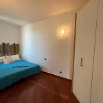 Marta Villa *